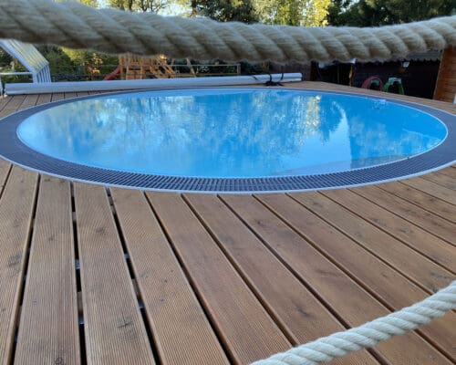 The Benefits Of Installing A Round Overflow Pool In Your Garden